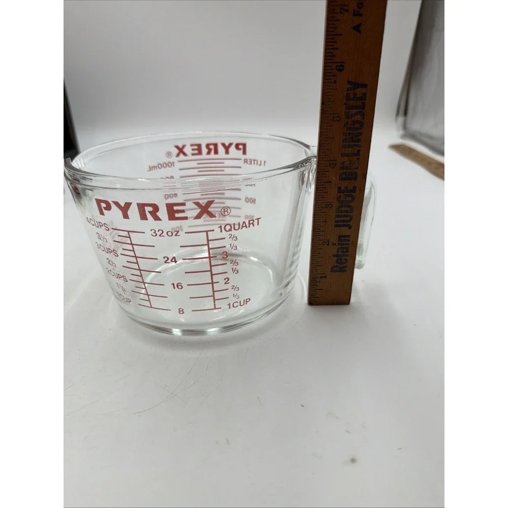 Vintage Pyrex 532 4 CUP 1 Quart 32 oz Measuring Cup Red Block Letters